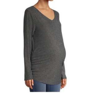 Maternity V-Neck T-shirt with Long Sleeves
